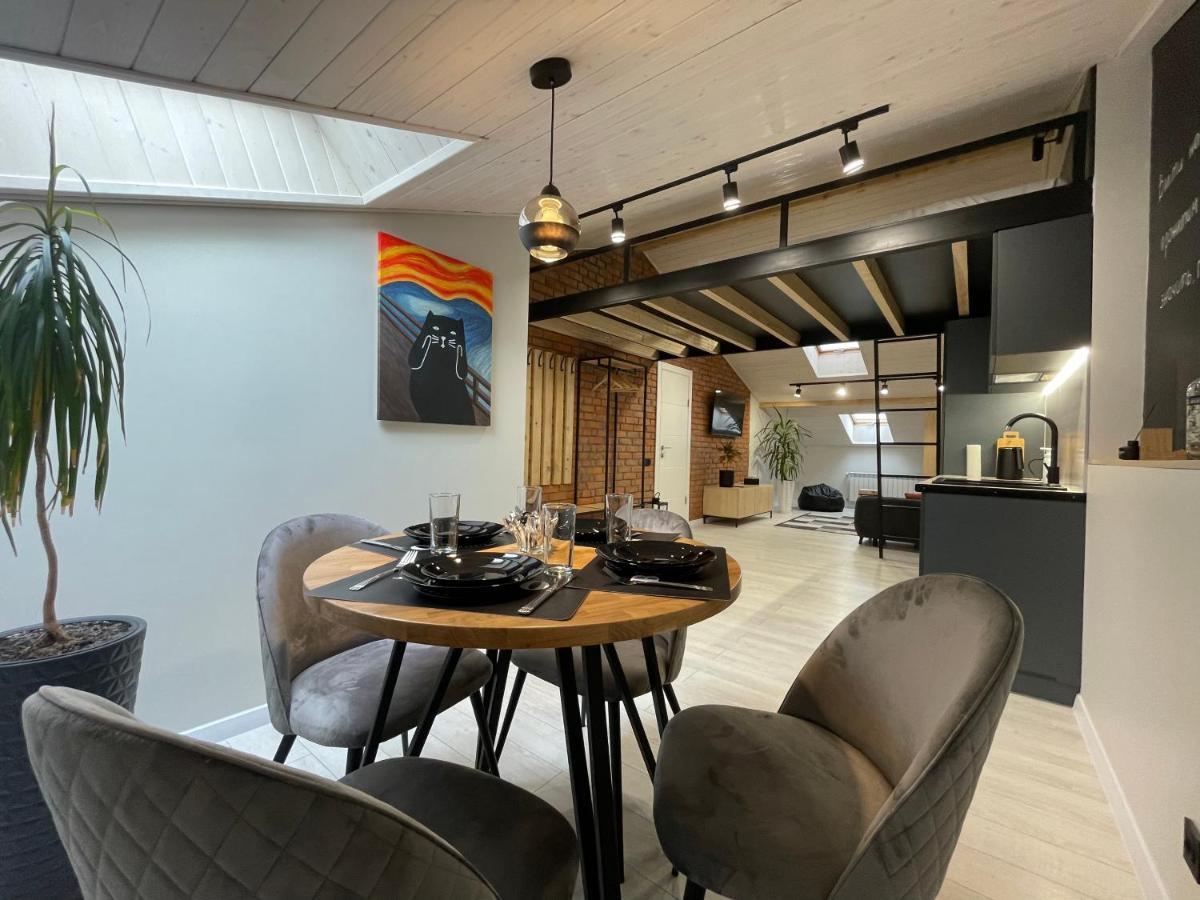 Apartament «Гори́Ще На Площі Польський Ринок» Kamieniec Podolski Zewnętrze zdjęcie