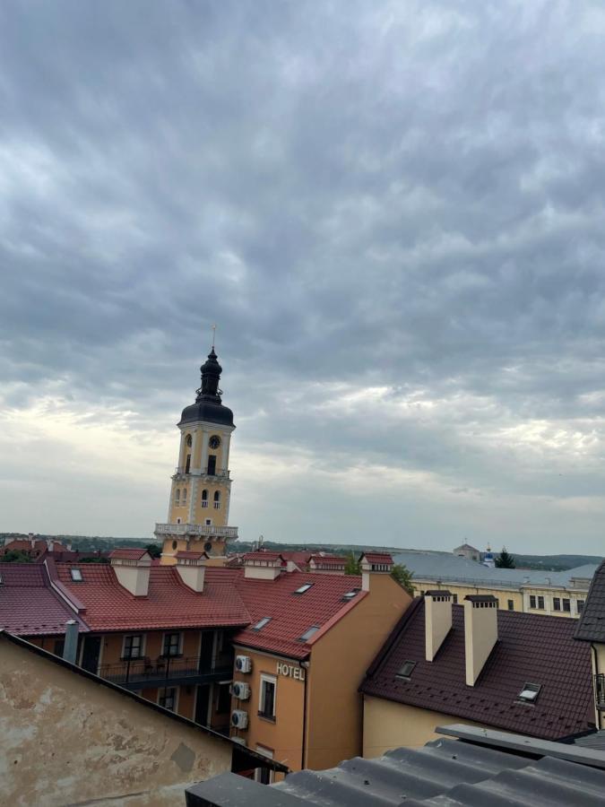 Apartament «Гори́Ще На Площі Польський Ринок» Kamieniec Podolski Zewnętrze zdjęcie