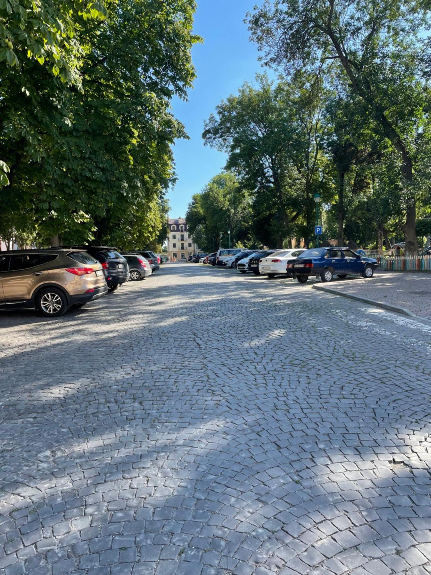 Apartament «Гори́Ще На Площі Польський Ринок» Kamieniec Podolski Zewnętrze zdjęcie